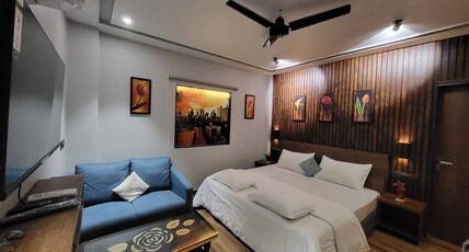 ShivPreet Stay Cozy Room with Balcony Room Type - ShivPreet Stay Cozy Room with Balcony
