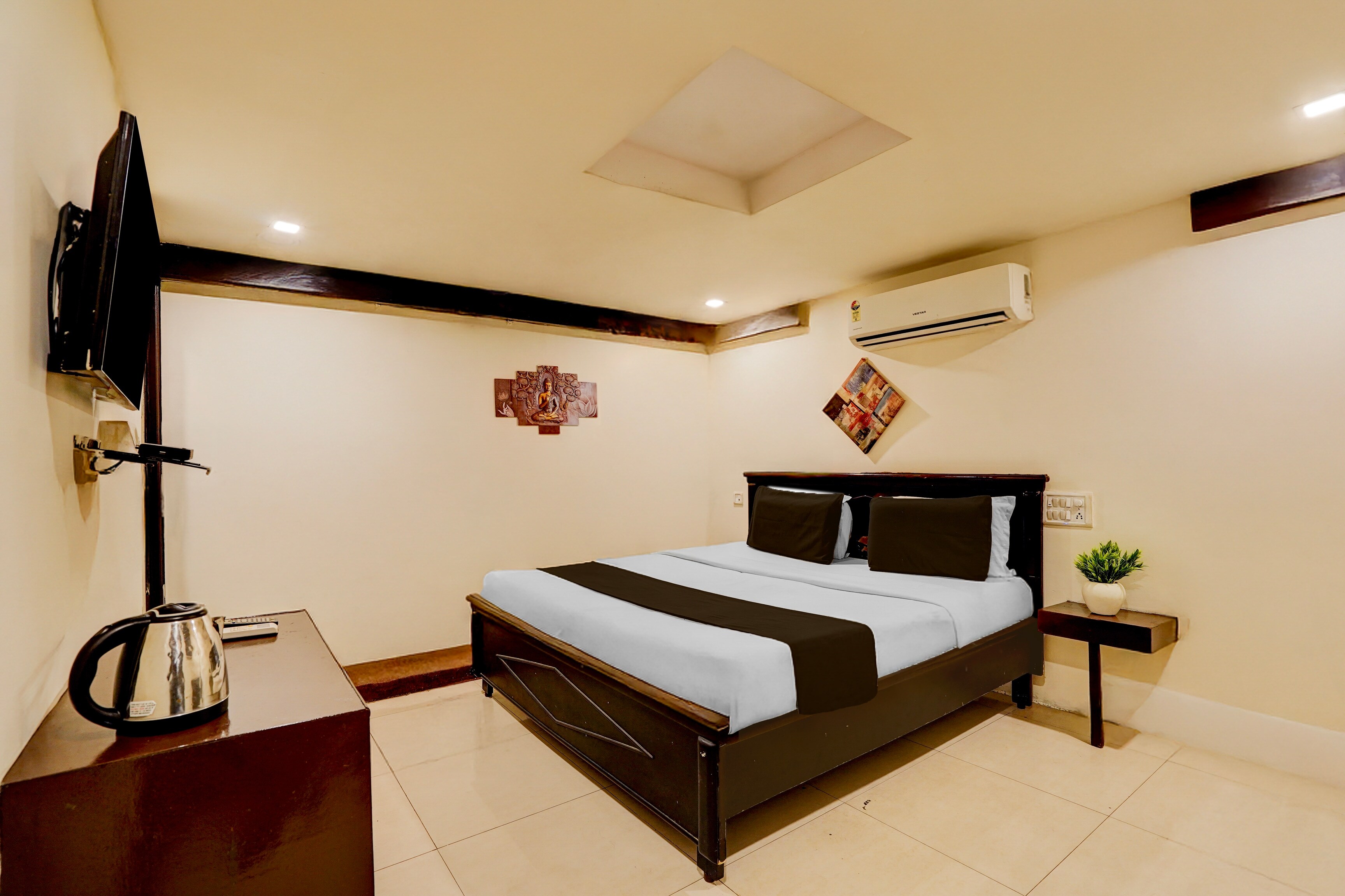 Hotel O Benz Circle Vijaywada Formerly Akshaya Pride - Tap to explore photos