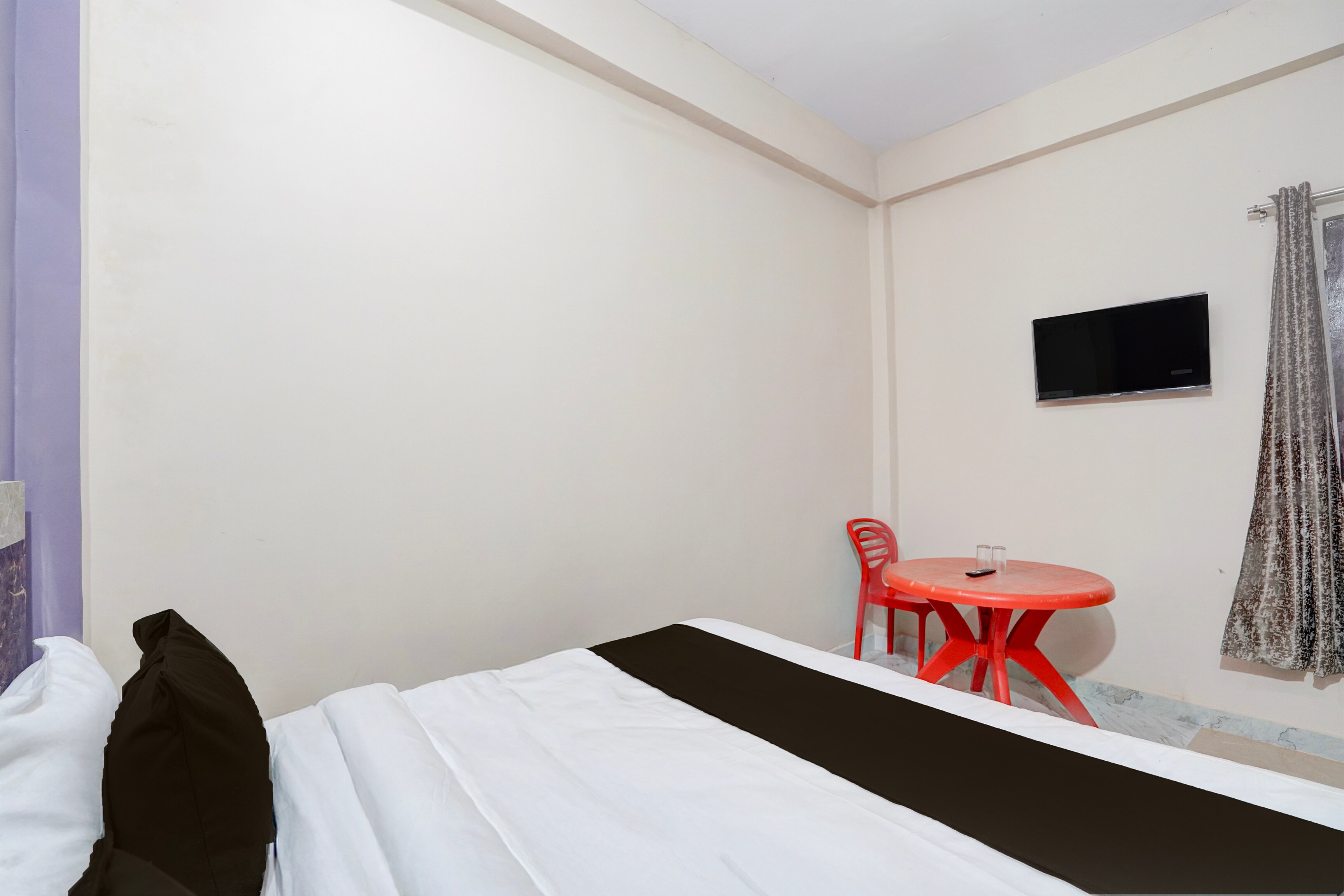 Hotel O Rudra Palace - Tap to explore photos