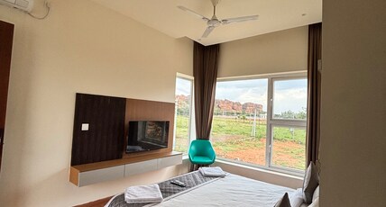 Hotel Antilia Inn Room Type - AC Premium Luxury Room with Mountain View Hotel Antilia Inn Room Type - AC Premium Luxury Room with Mountain View
