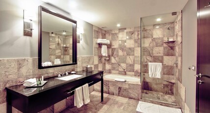 Hilton Mexico City Reforma Room Type - BUSINESS SUITE 1 KING BED