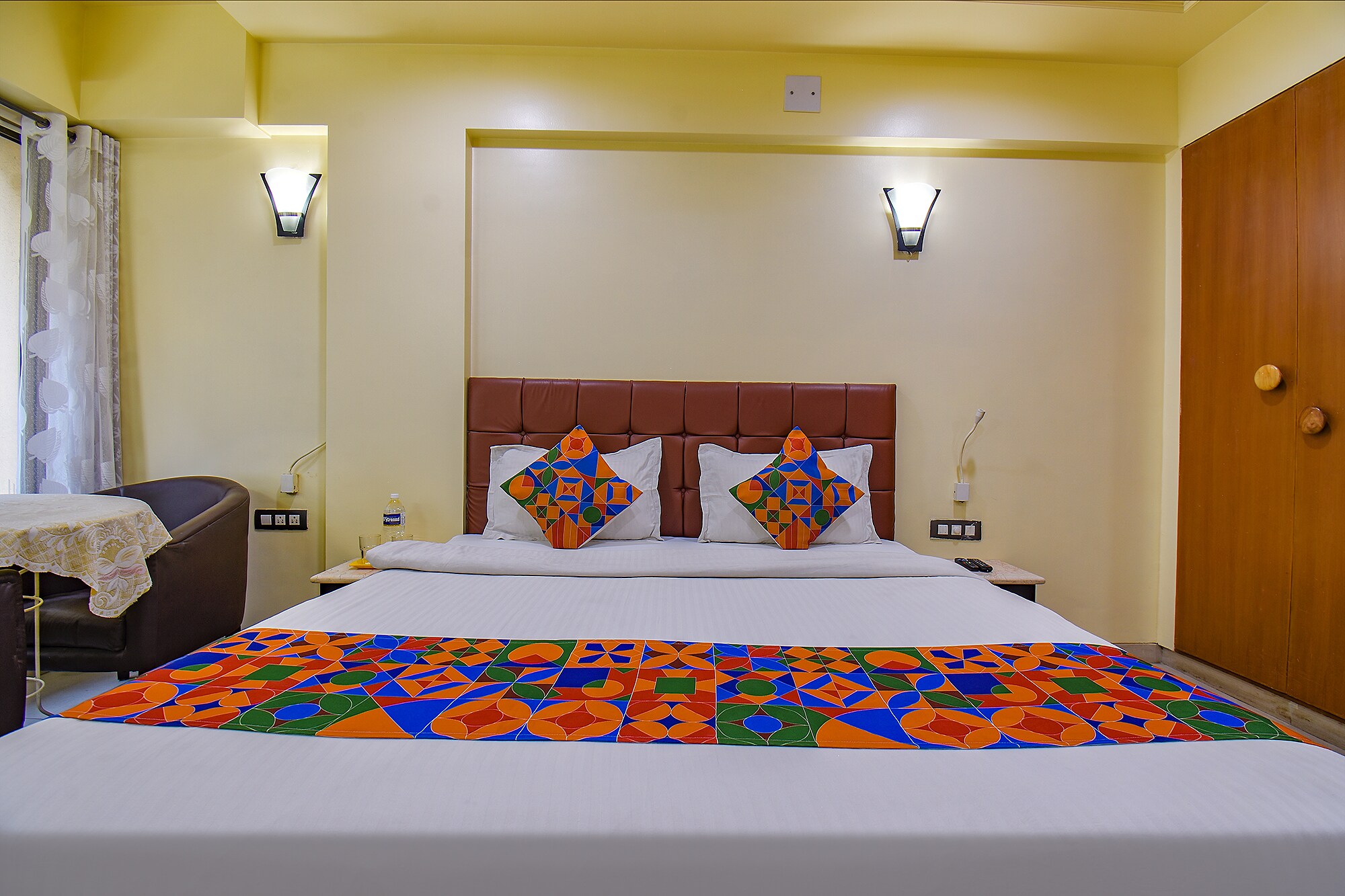 FabHotel SR Wakad - Nr. Mall Of Millenium - Tap to explore photos