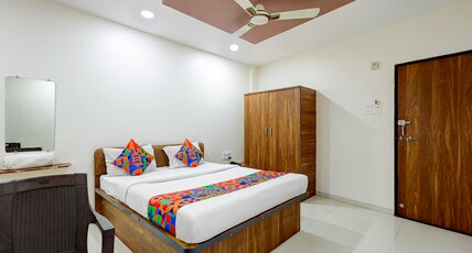 FabHotel Grand Executive Room Type - Deluxe Room