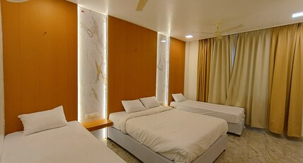 Hotel Vighnaharta Inn Room Type - Super Deluxe 4 bed