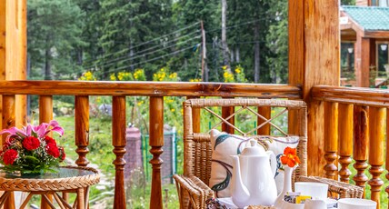 Shaw Inn by Stay Pattern - Gulmarg Room Type - Luxury Family Room with Private Balcony Shaw Inn by Stay Pattern - Gulmarg Room Type - Luxury Family Room with Private Balcony