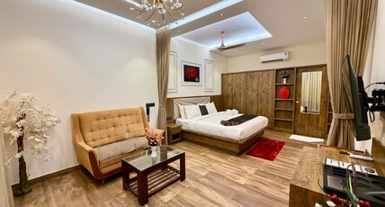 Royal Garden Beach Resort Room Type - Premium Suite