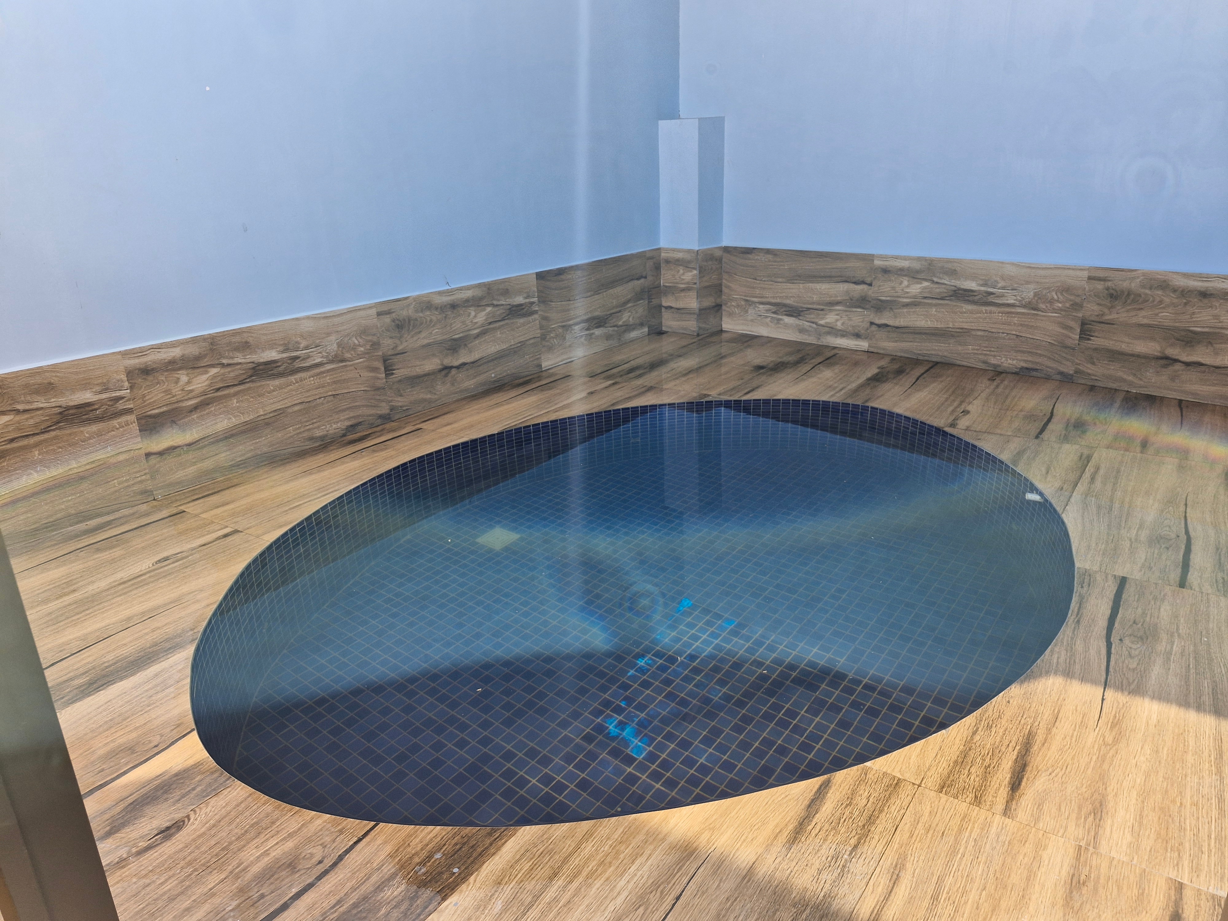 Dream Resort - Tap to explore photos