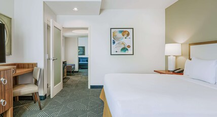 Embassy Suites Houston Downtown Room Type - 1 KING BED 2 ROOM SUITE