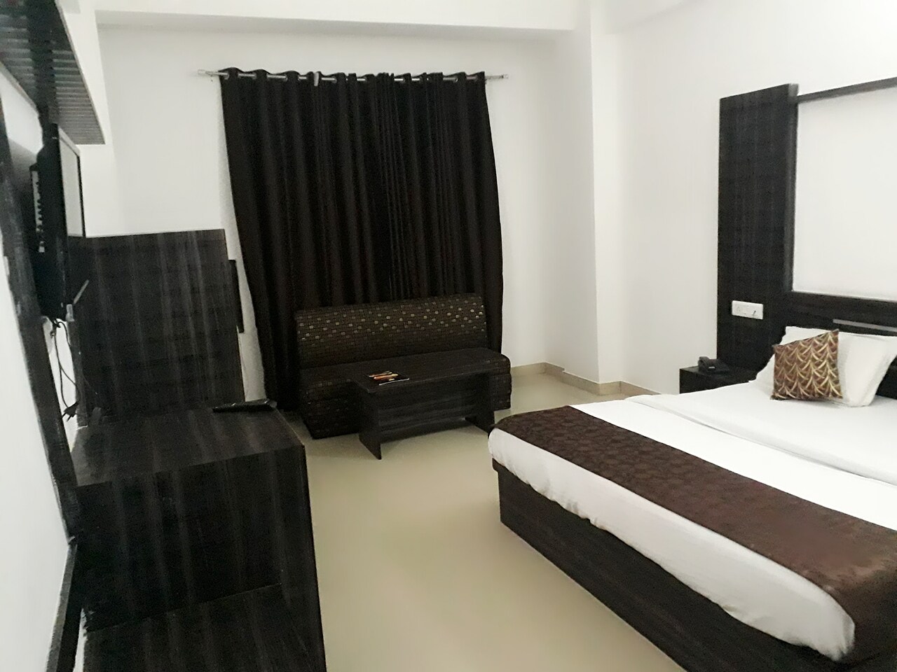 Hotel AP BROADWAY BY GEETANJALI GROUP OF HOTELS - Tap to explore photos