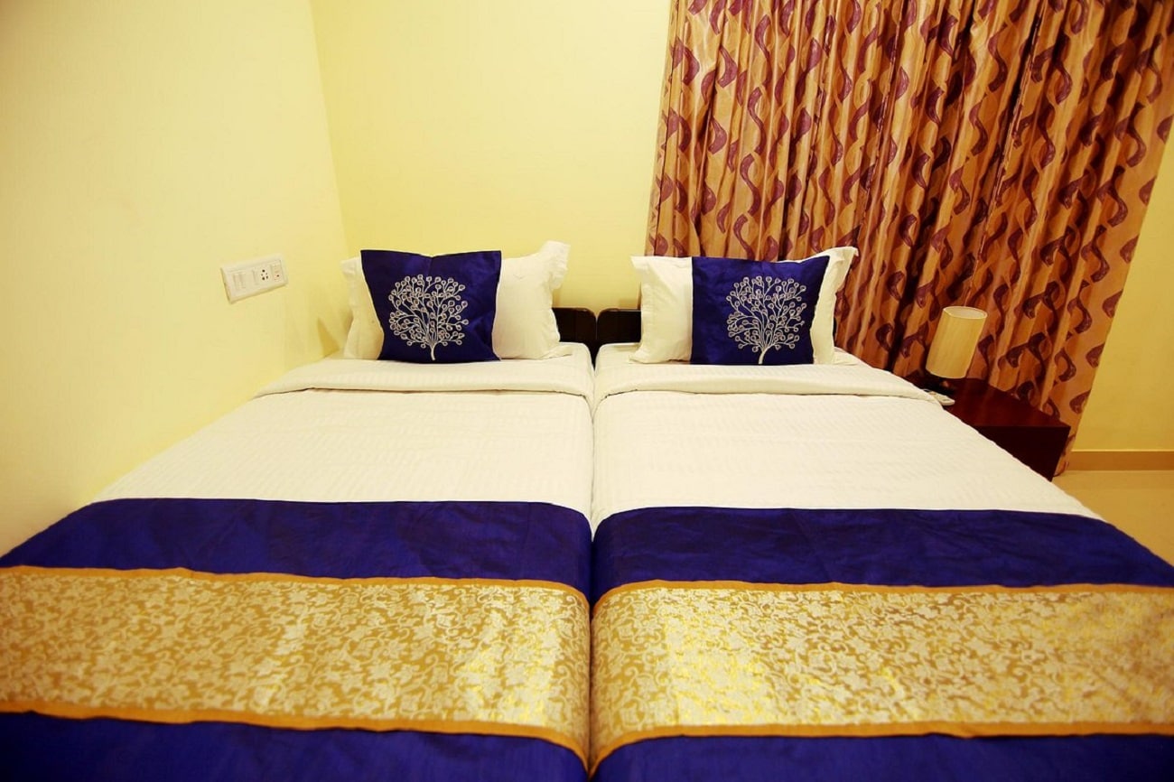 Geo Holiday Home | Rooms & Wi-Fi - Tap to explore photos