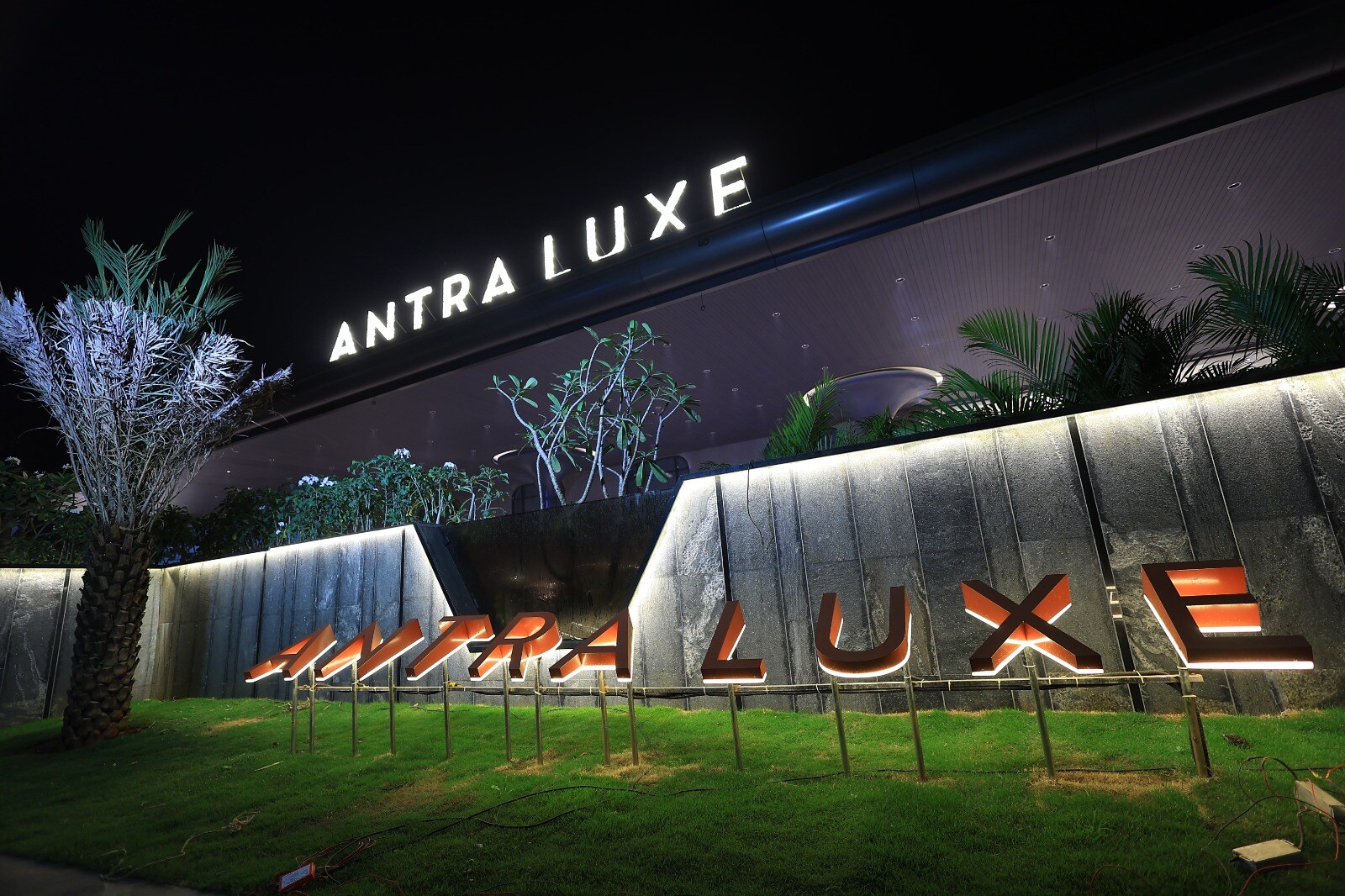Antra Luxe - Tap to explore photos