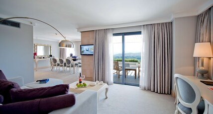 Ramada Resort by Wyndham Bodrum Room Type - 1 King Bed, Deluxe Suite, Non-Smoking