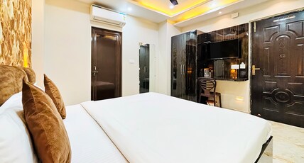 Abhishekam Inn Room Type - Deluxe Room
