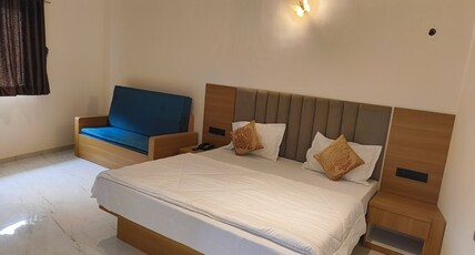 Berry Fresh Stays Mahabaleshwar With Pool Room Type - Executive Suite with balcony and bathtub (Second floor)