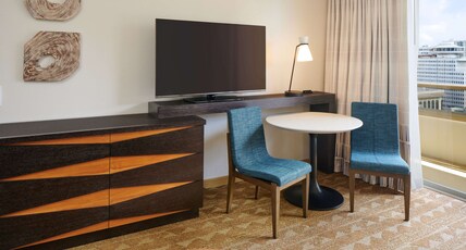 Embassy Suites by Hilton Waikiki Beach Walk Room Type - 2KG 2BDM PARTIAL OCNVW STE