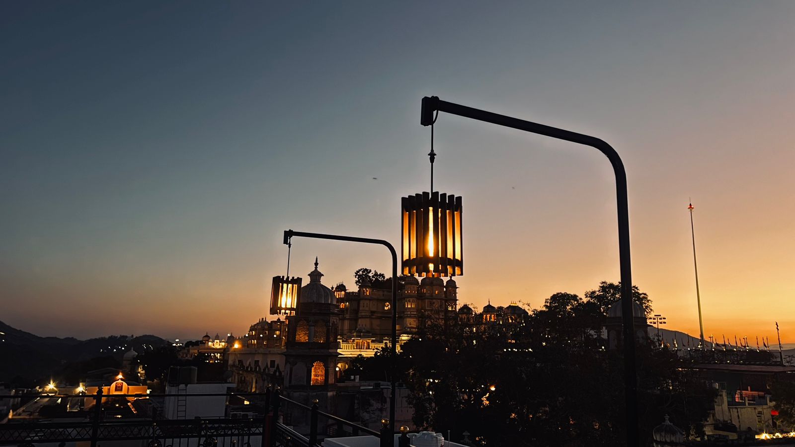 Elysium Hostel |Rooftop Restaurant Near City Palace - Tap to explore photos