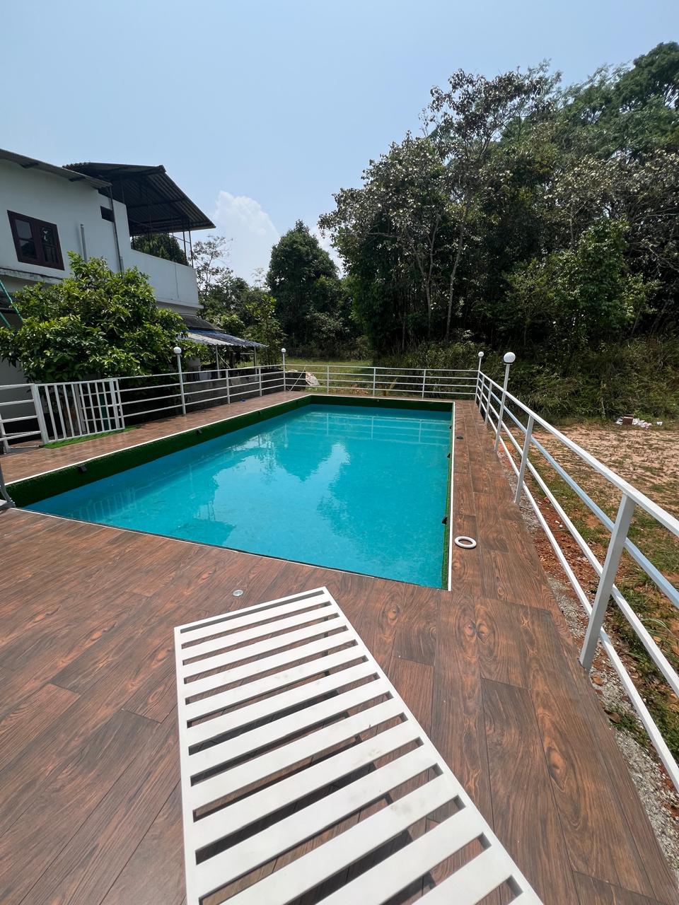 Wallowing Holiday Homes - Tap to explore photos