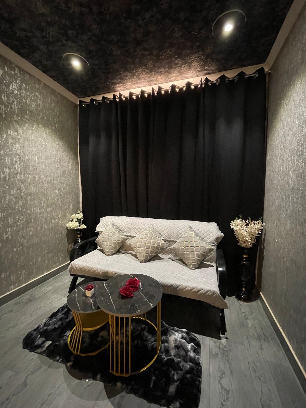 Luxury Stay Private Jacuzzi Open Terrace AC WIFI - Tap to explore photos