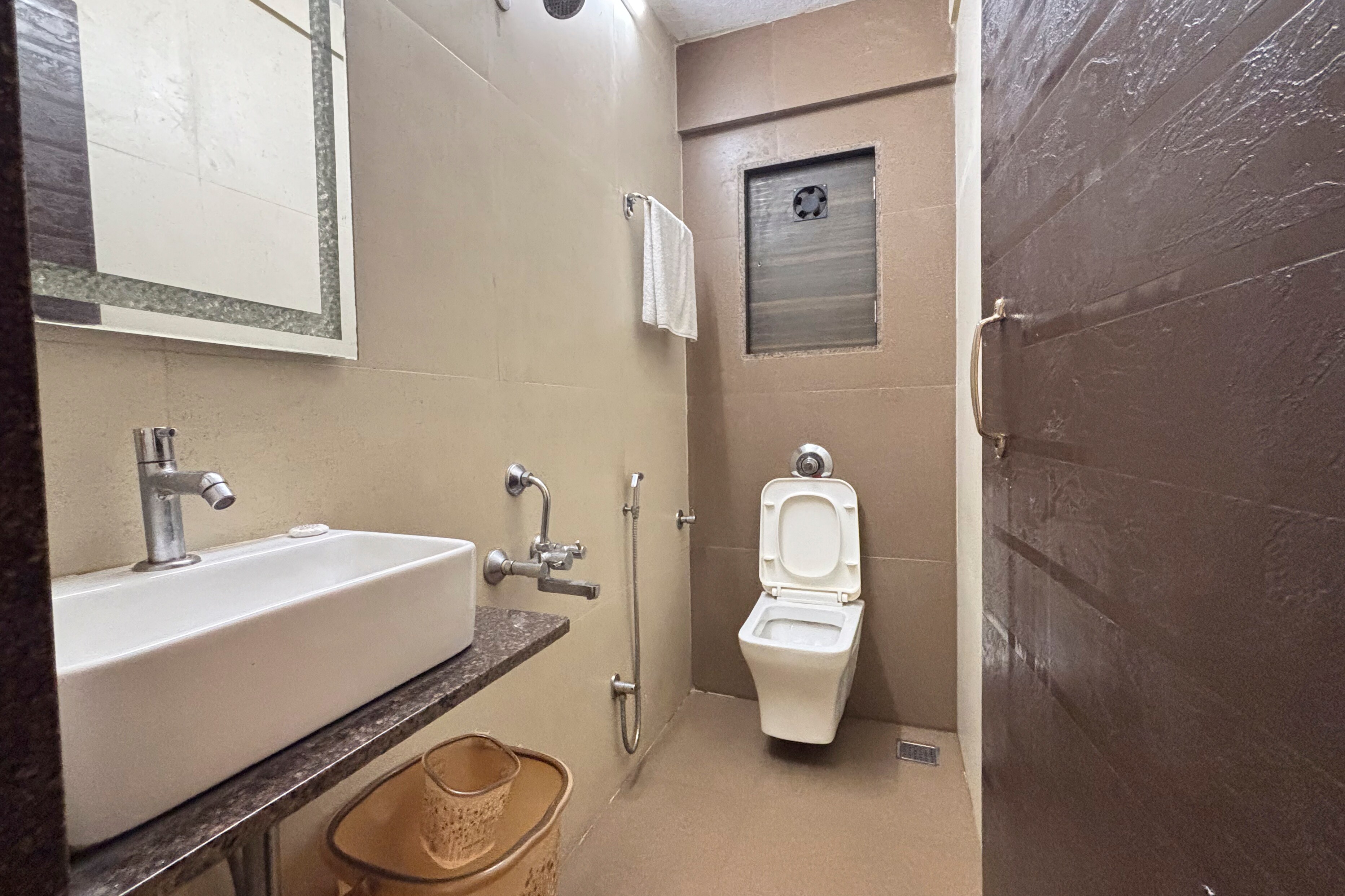 Hotel Al Saudia - Tap to explore photos