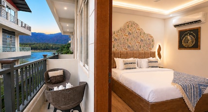 The Neeraj Ganga Paradise With Ganga View Room Type - Premium Ganga View Room The Neeraj Ganga Paradise With Ganga View Room Type - Premium Ganga View Room