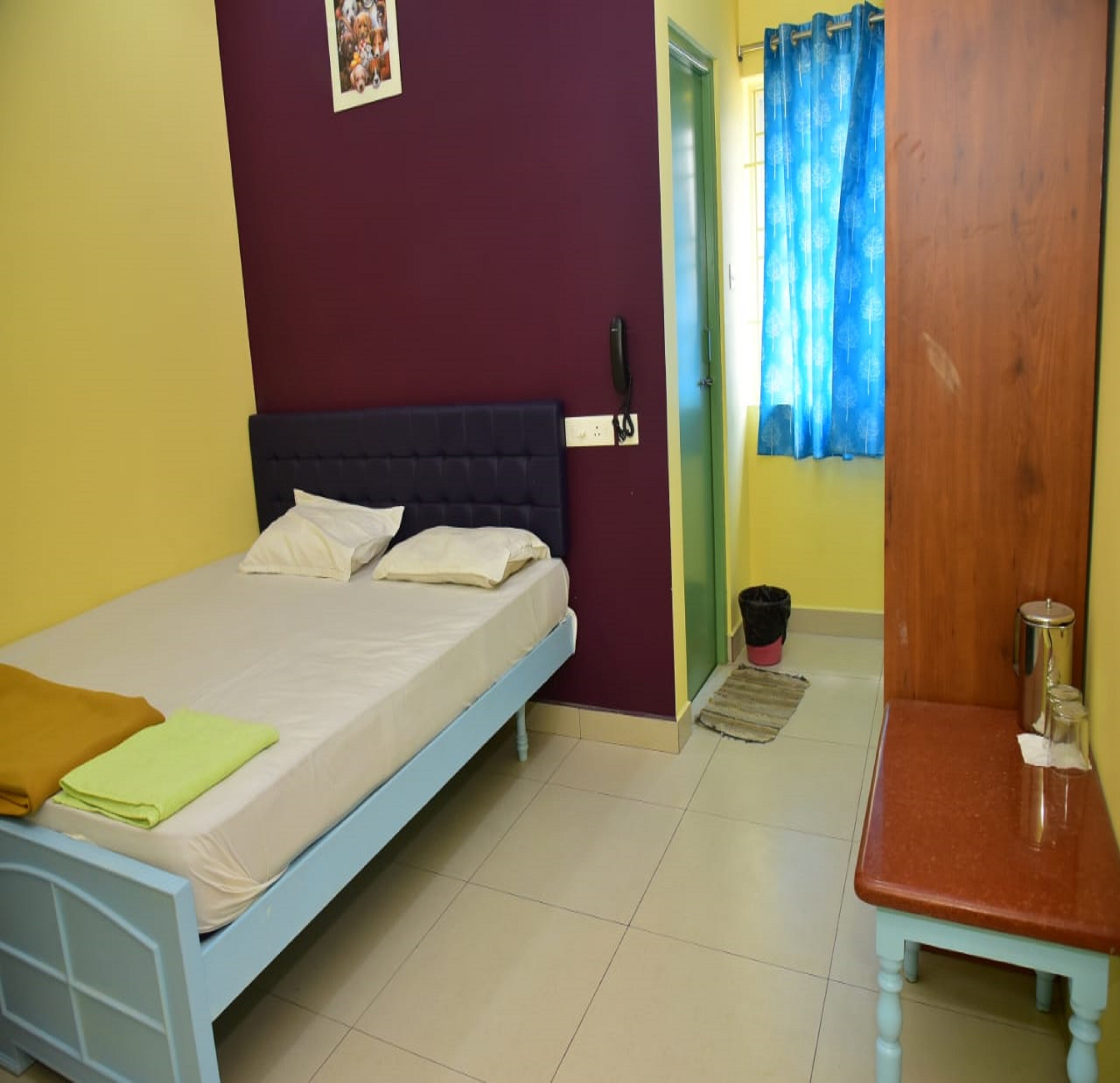 VHR Guest House - Tap to explore photos