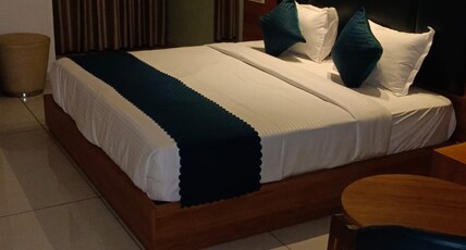 Royal Home Stay Ekta Nagar Room Type - AC Room
