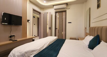 Hotel Shivoday & Restaurent Room Type - Deluxe King Bed with City View