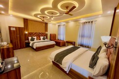 Hotel Grand Safari