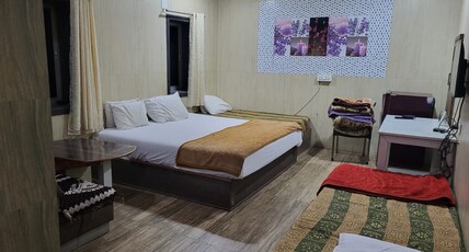 HOTEL GYANSONS Room Type - Non AC Suite