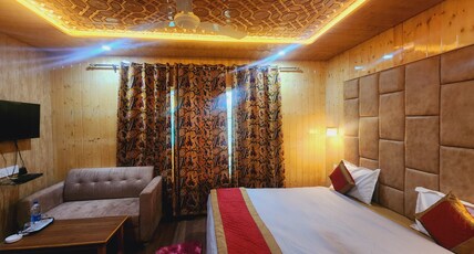 City Plaza Resort Room Type - Deluxe Double Room