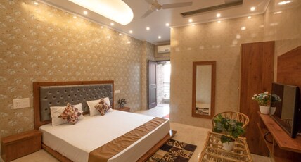 Hotel Gangotri Plaza @Laxman Jhula Room Type - Premium room