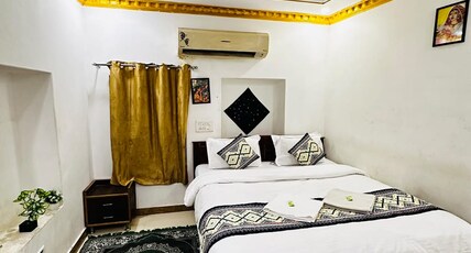 Hotel Darsh Safari - Fort View Room Type - Deluxe Room