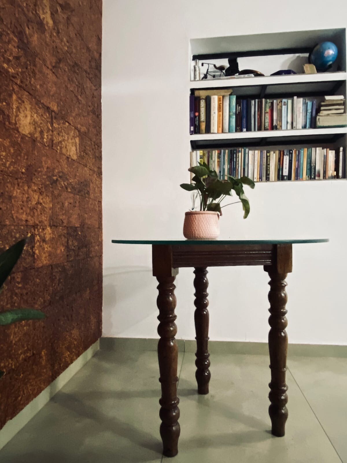 Glass House 1BHK - Kinavu Home - Tap to explore photos