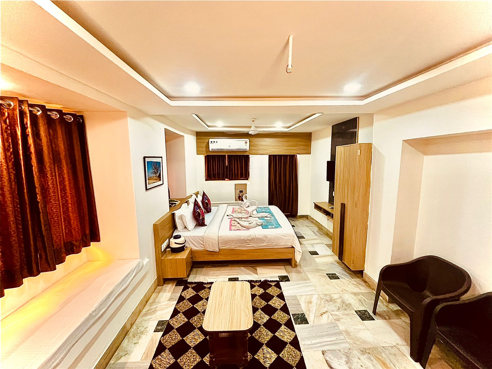 Hotel Vrinda Palace with Fort View. - Tap to explore photos