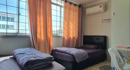 Hotel O Hoover Room Room Type - Suite Triple