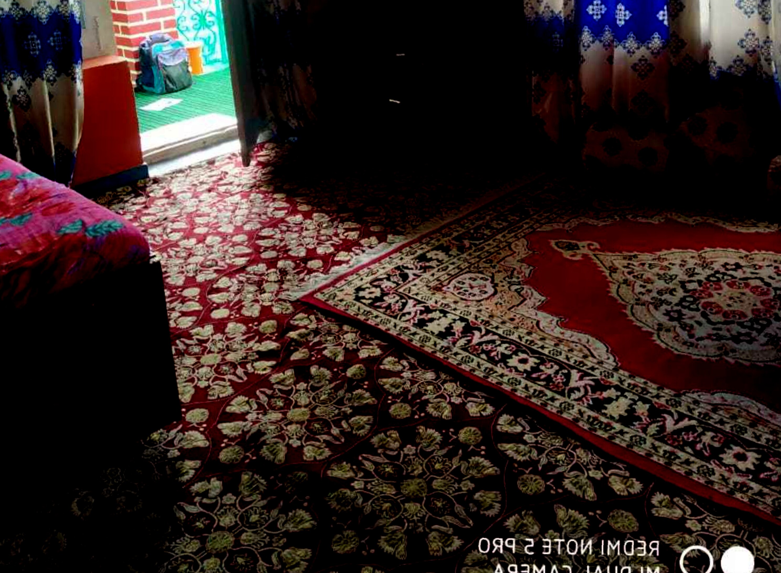 Hotel O POP Zargar Home Stay - Tap to explore photos