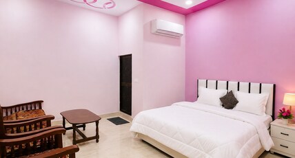 Ram ji guest house Room Type - Deluxe Ac Room 