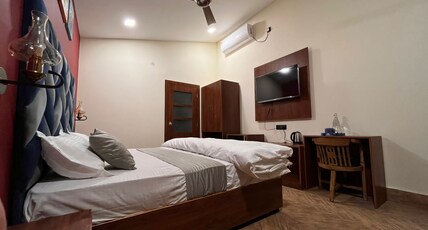MISTY MOUNTS RESORT Room Type - Luxury Room