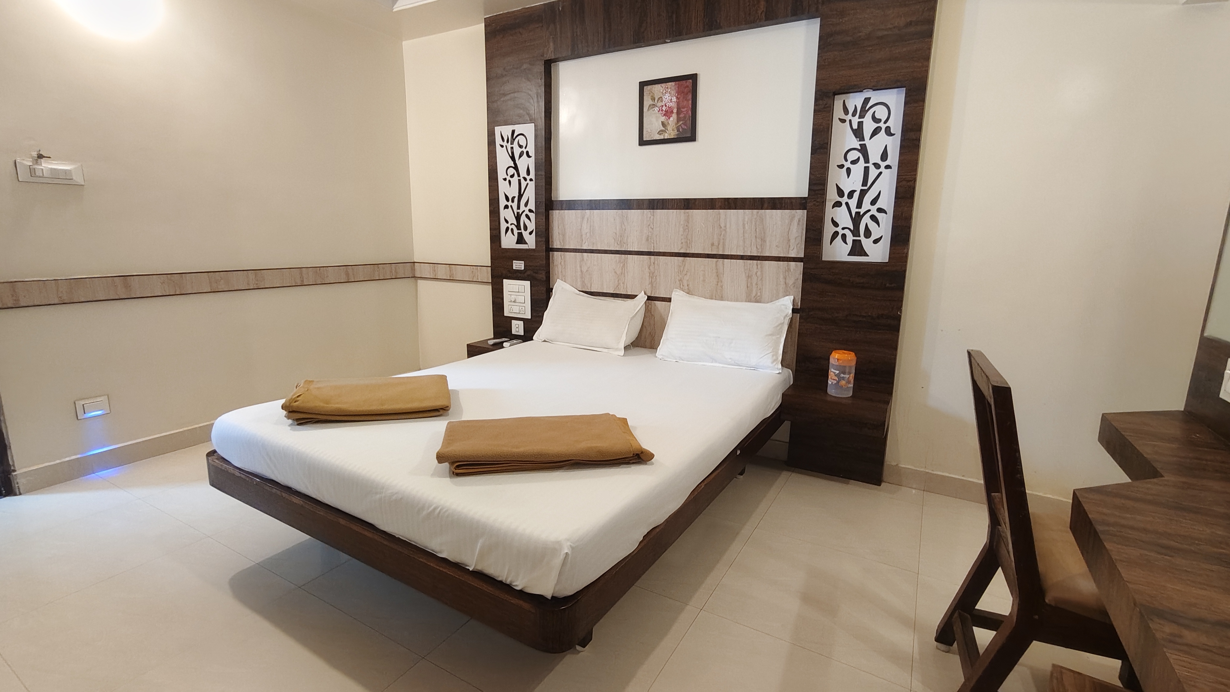 BHARATH RESIDENCY - Tap to explore photos