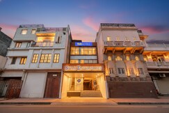 FabHotel Shivkashi Inn - Nr. Dasaswamedh Ghat