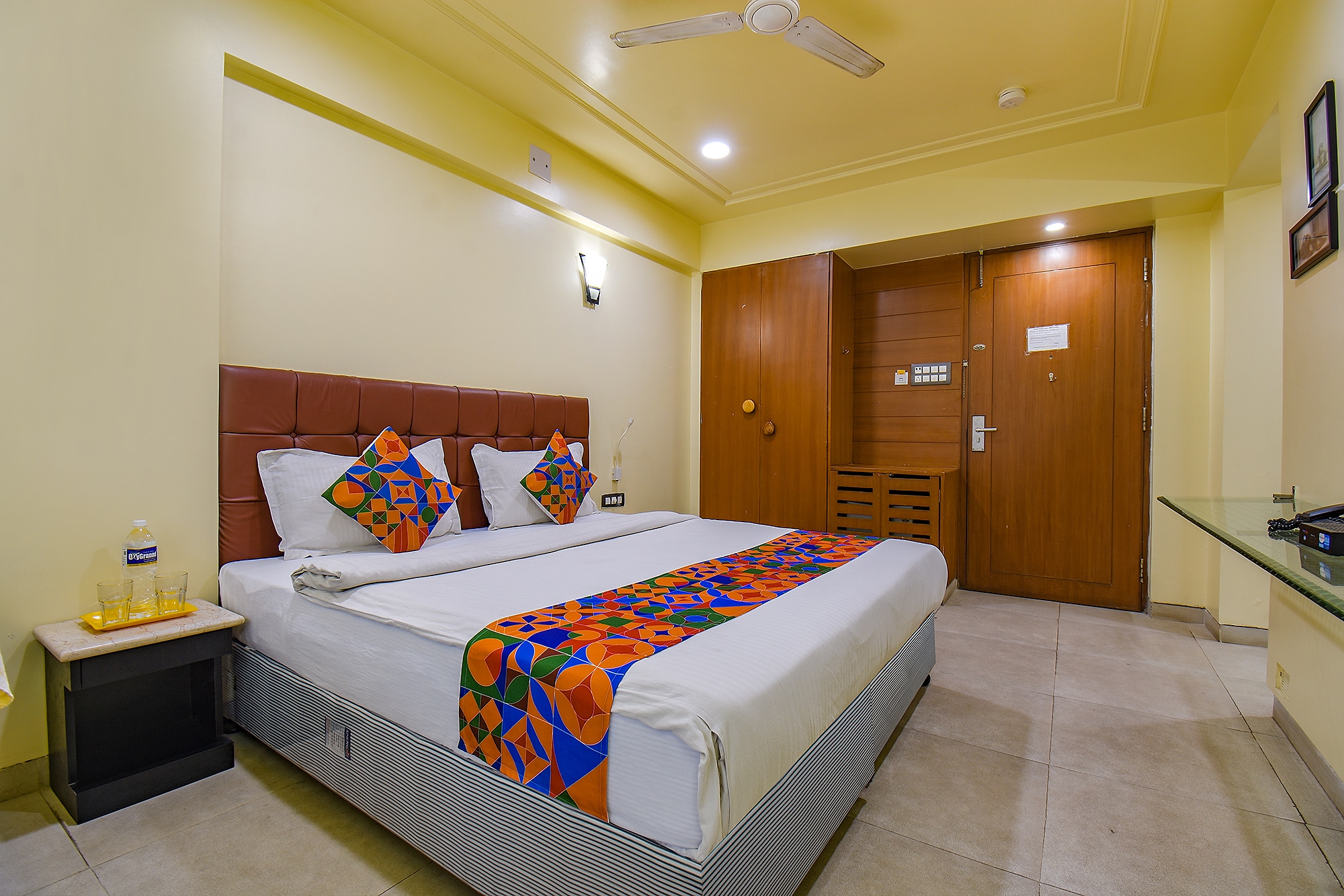 FabHotel SR Wakad - Nr. Mall Of Millenium - Tap to explore photos