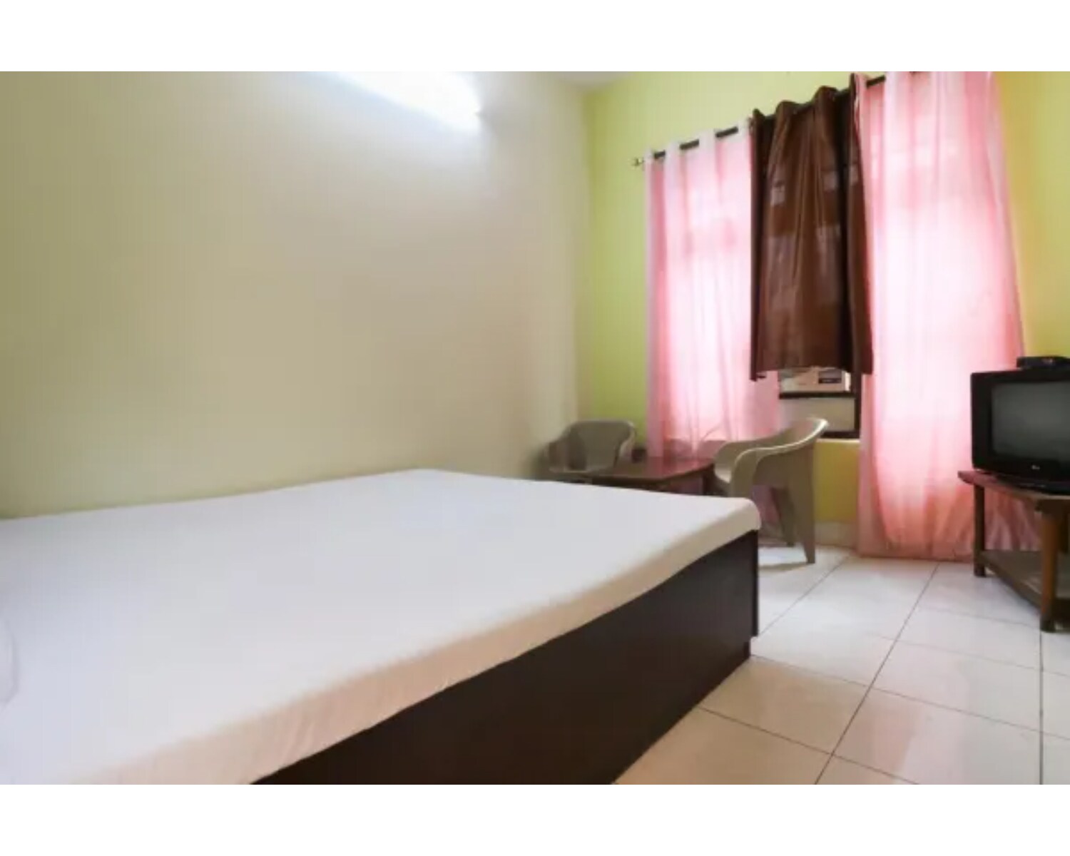 Hotel Shiza Inn - Tap to explore photos