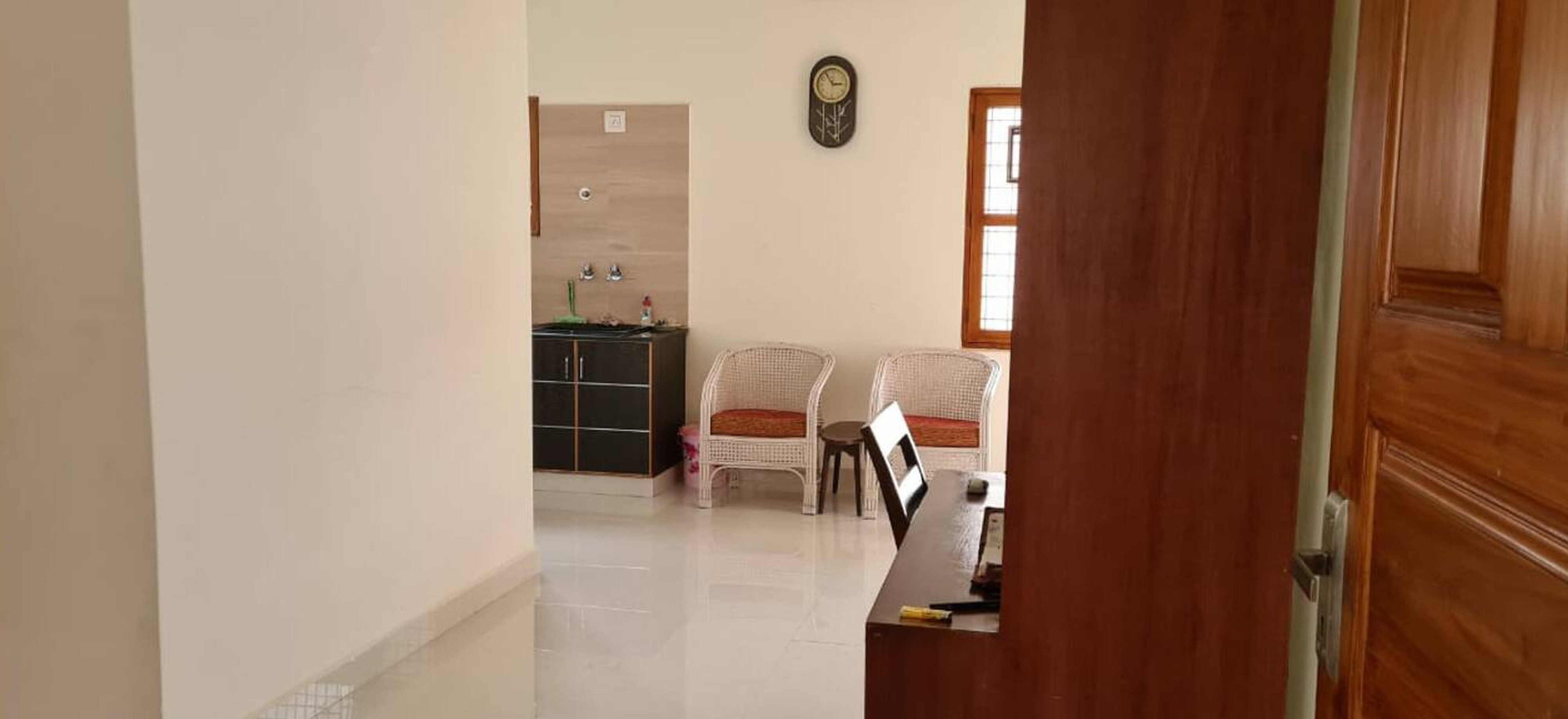 Mysore BnB 1-Serene location with a hill view. - Tap to explore photos