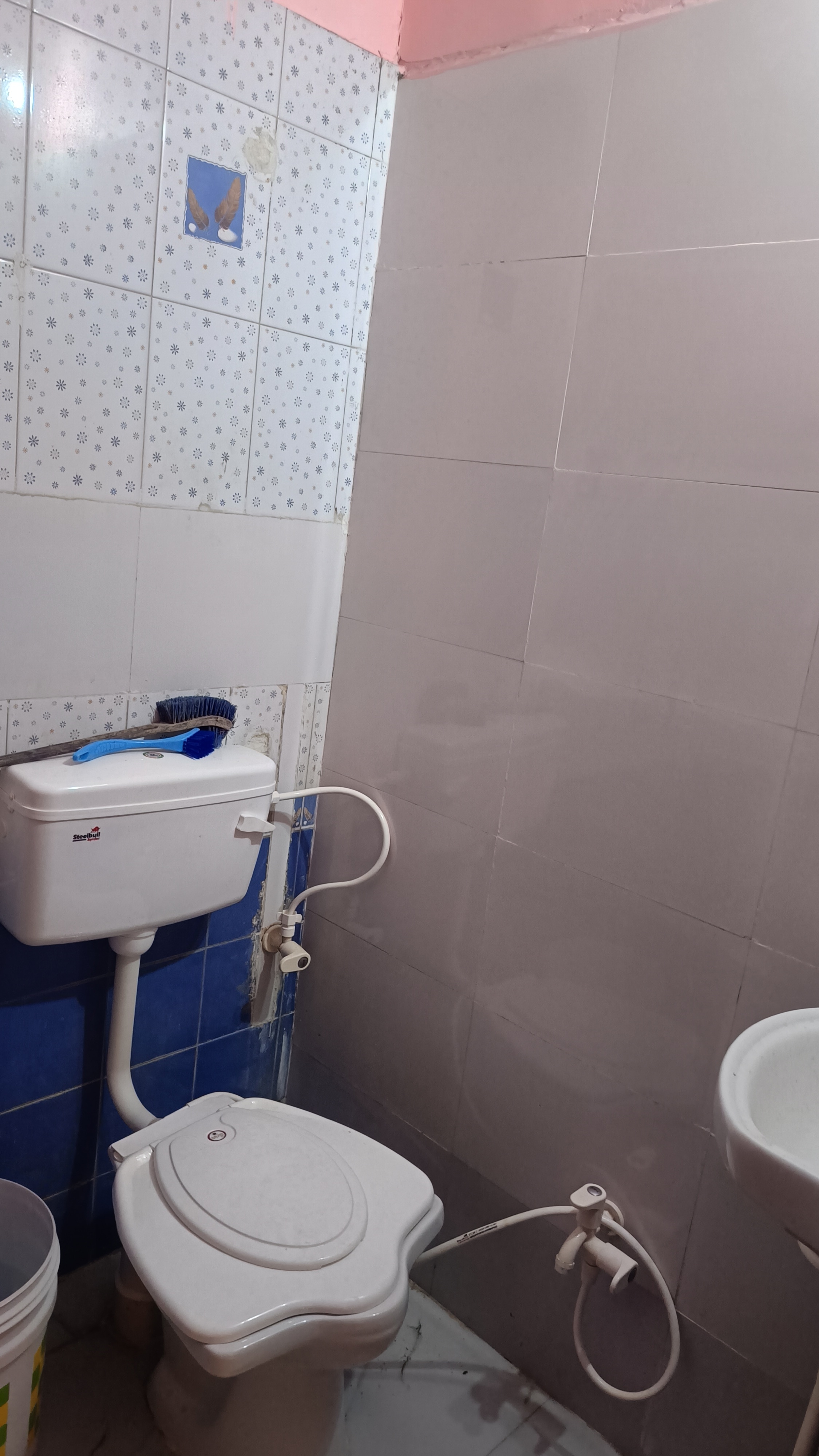 Radhey Shyam paying guest house - Tap to explore photos