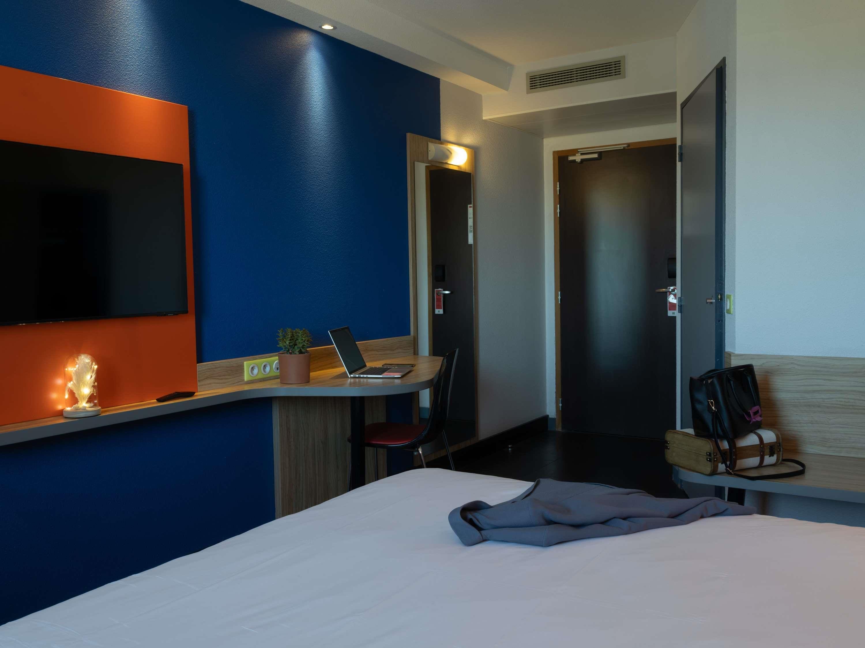 ibis Styles Romans Valence Gare Tgv - Tap to explore photos