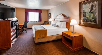 Best Western Bidarka Inn Room Type - 1 King Bed, Non-Smoking, Pillowtop Bed, 32-Inch Television, Business, Microwave And Refrigerator, Fu Best Western Bidarka Inn Room Type - 1 King Bed, Non-Smoking, Pillowtop Bed, 32-Inch Television, Business, Microwave And Refrigerator, Fu