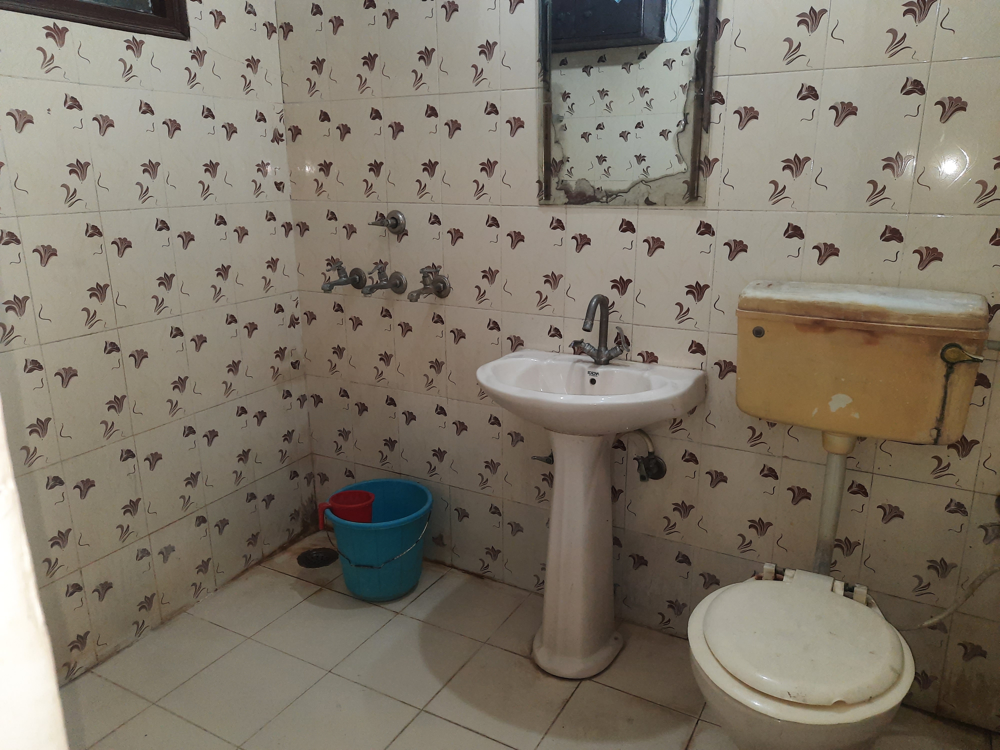 GENIUS GUEST HOUSE - Tap to explore photos