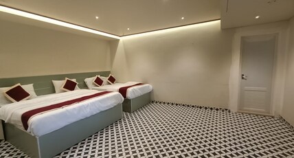 KMS Legacy Room Type - Family Room with Pool View