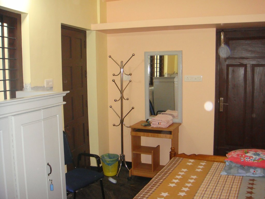 Oriental Homestay - Tap to explore photos