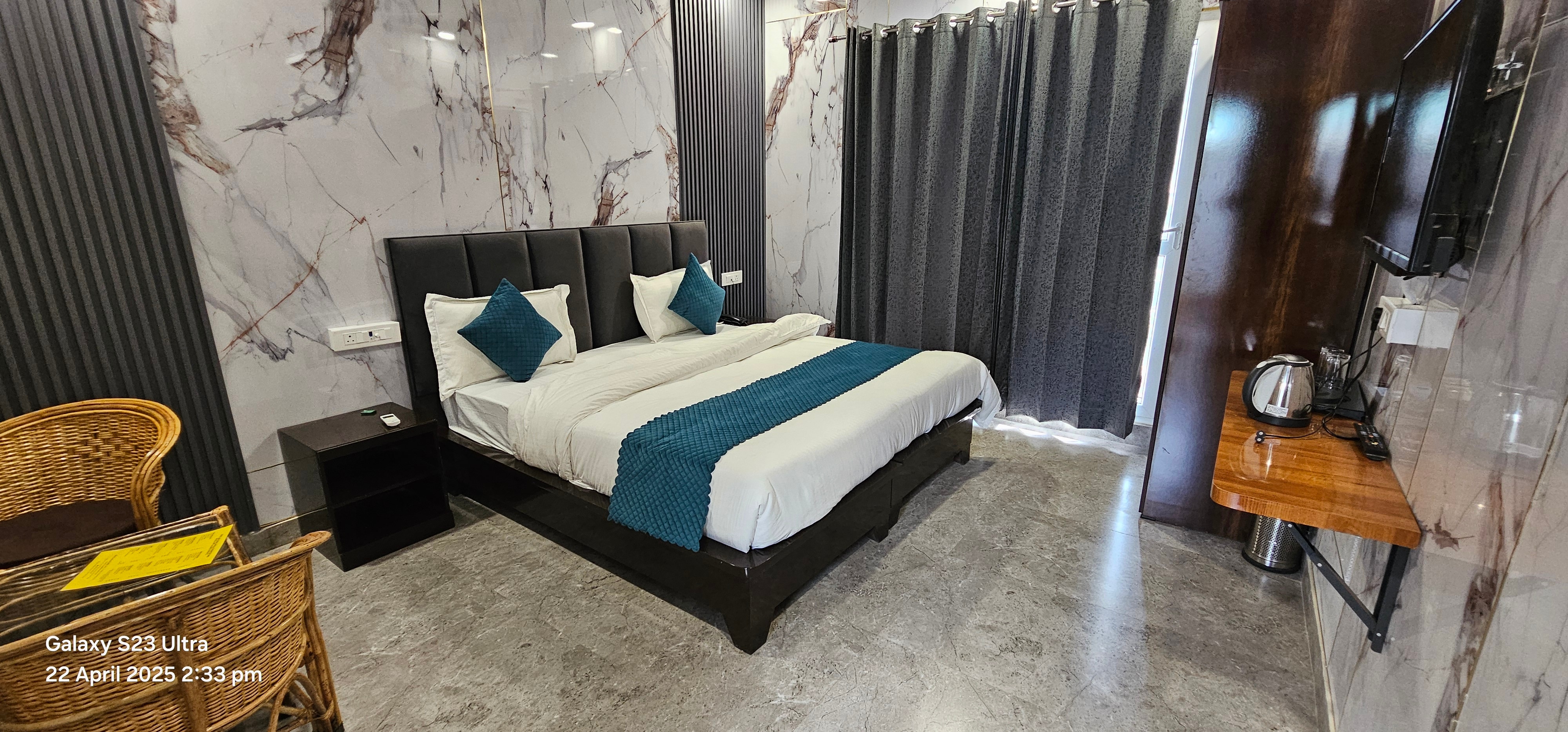 Hotel Dev - Tap to explore photos